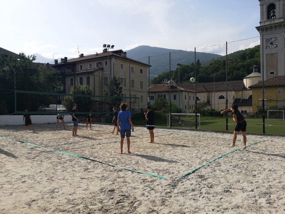 La squadra durante un allenamento al campo di BEACH volley